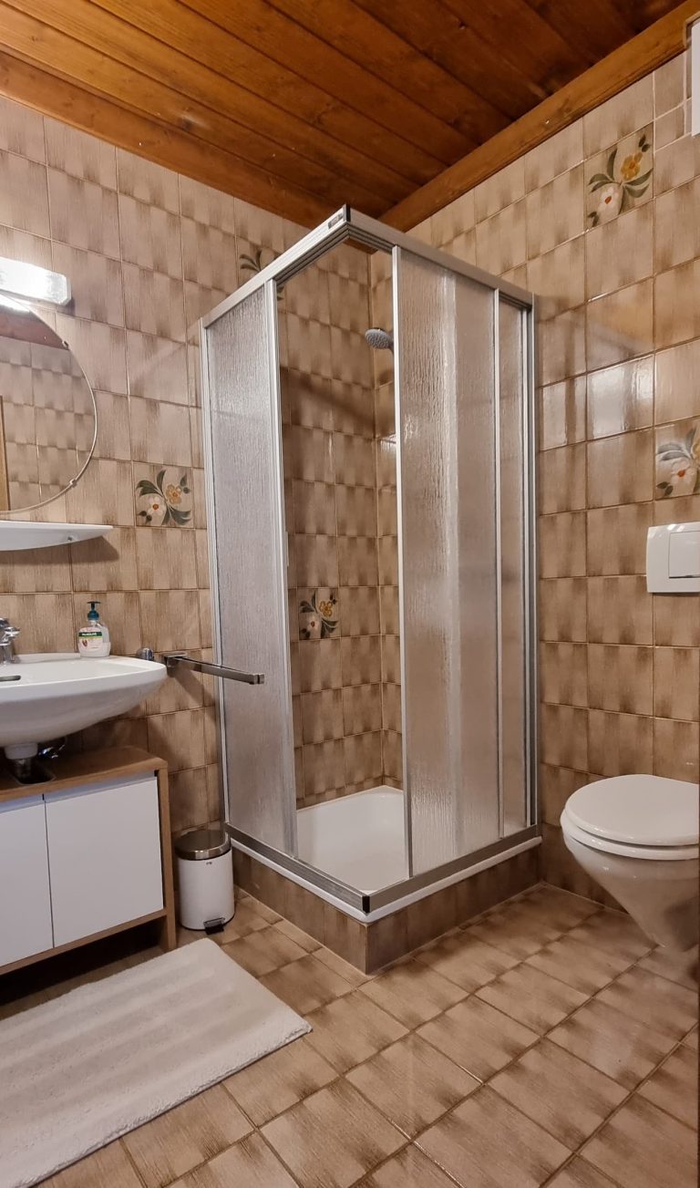 Badezimmer (Schlafzimmer 4)