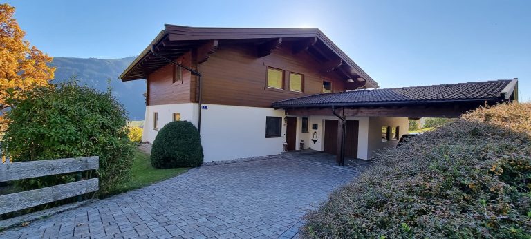 Vorgarten im Sommer